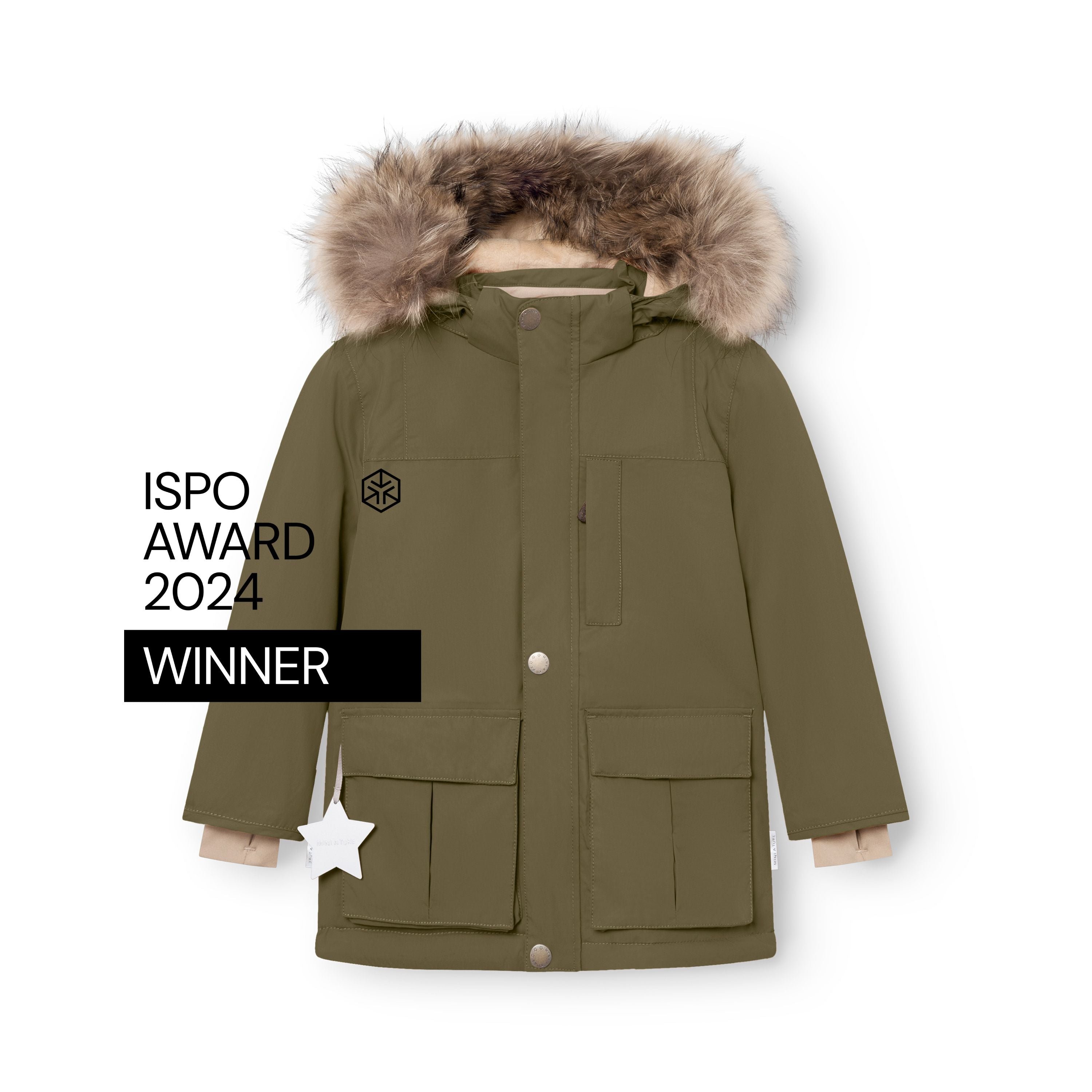 MATKASTORIO fleece lined winter jacket in olive green, front view showing the detachable hood with genuine fur trim, snap button and concealed zip closure, two large utility pockets with flap covers at the lower front, reflective star detail and ISPO Award 2024 Winner badge on the left chest.